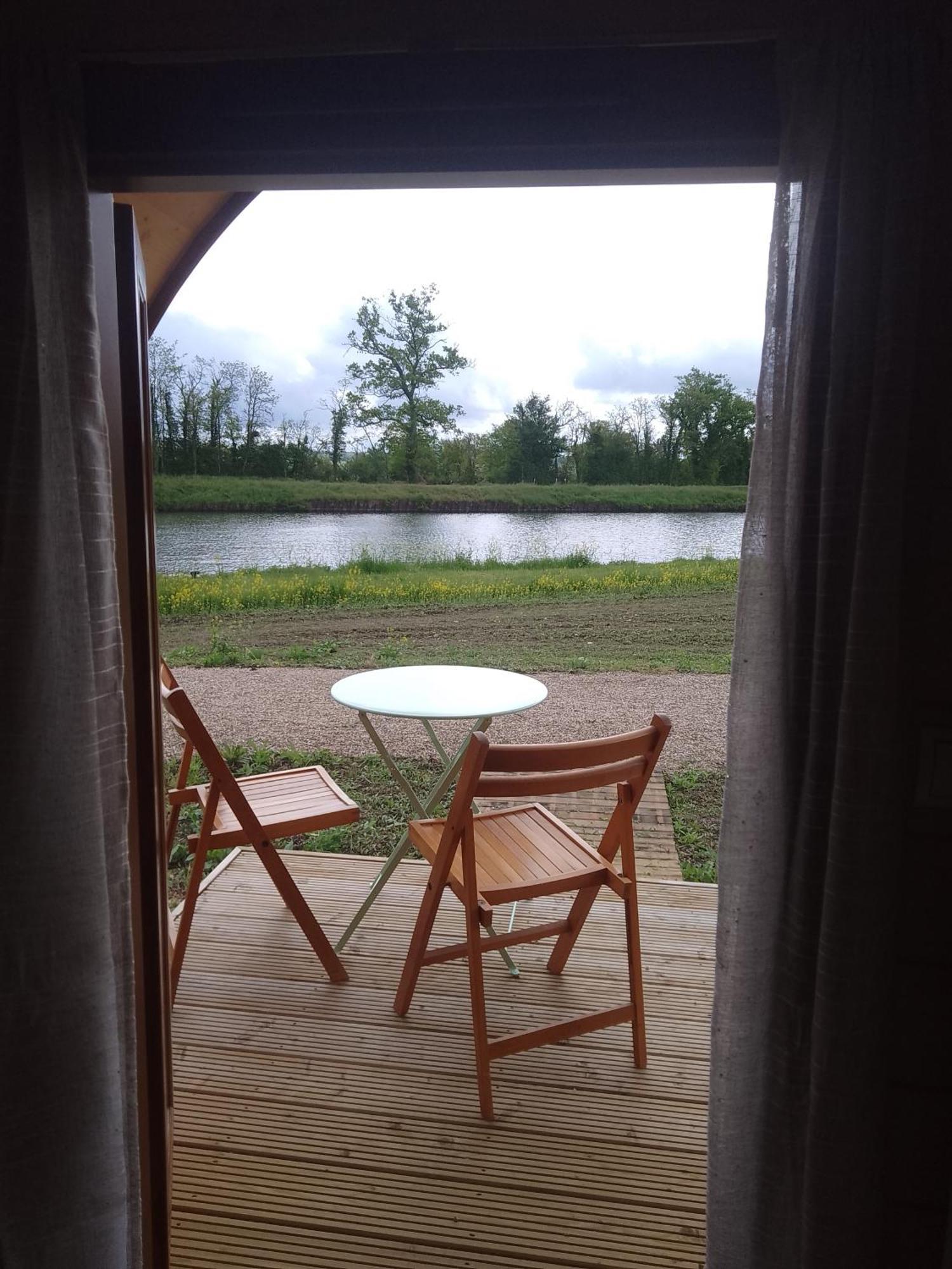 La Halte Du Canal Luthenay-Uxeloup 部屋 写真