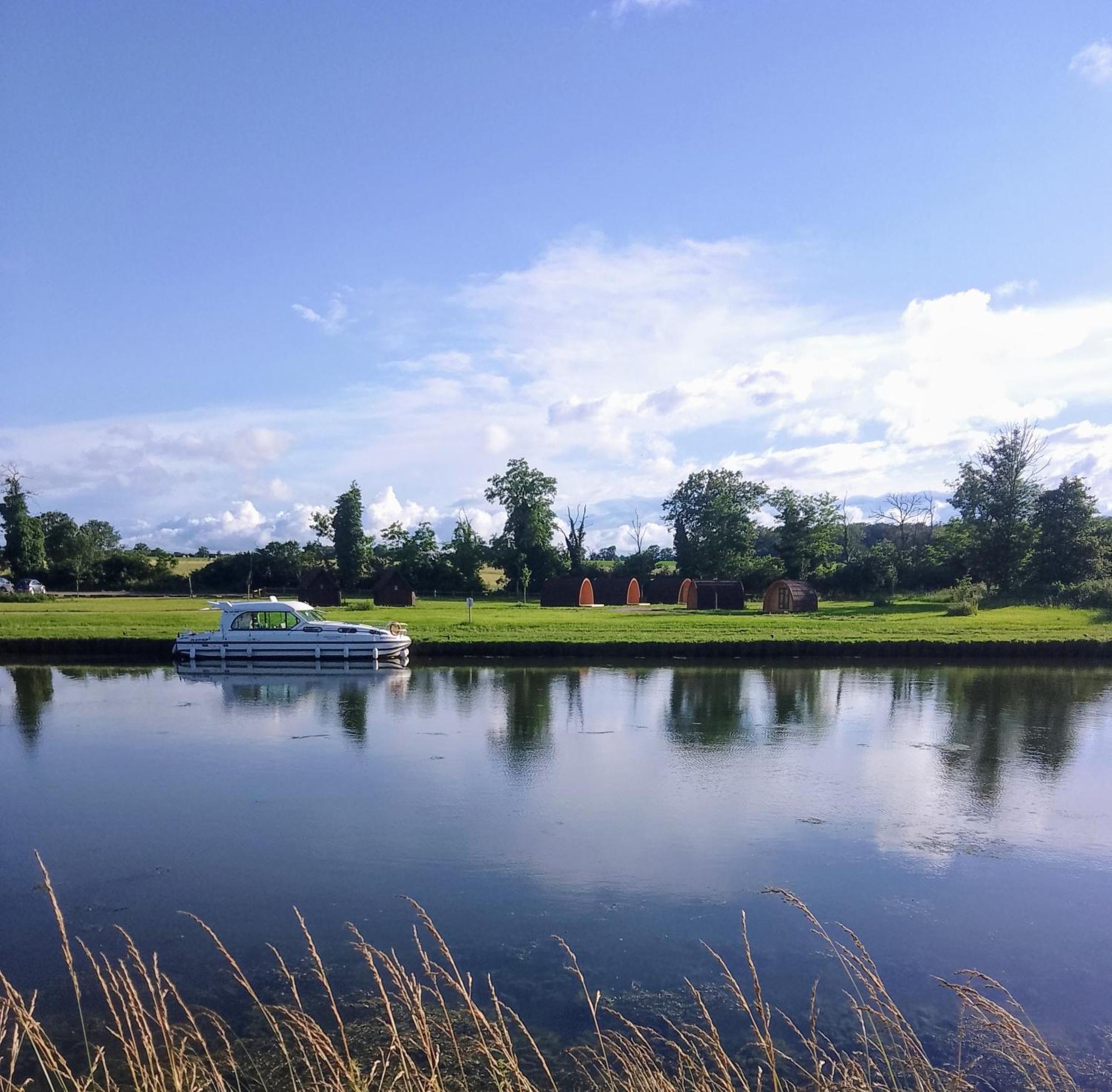 La Halte Du Canal Luthenay-Uxeloup エクステリア 写真